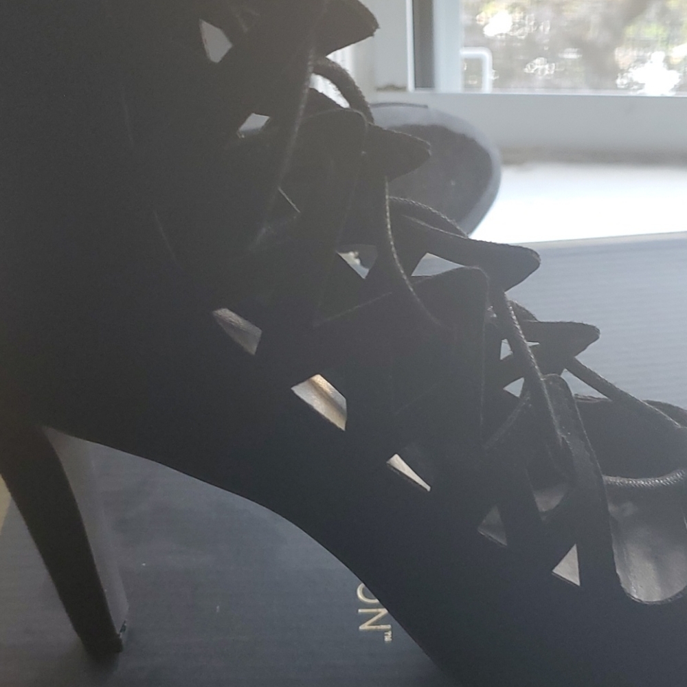 Shoe - Picture 6 of 6